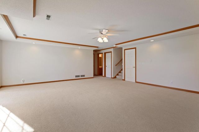583 Holly Lane N, Oakdale, MN 55128