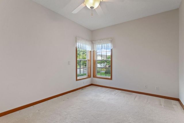 583 Holly Lane N, Oakdale, MN 55128