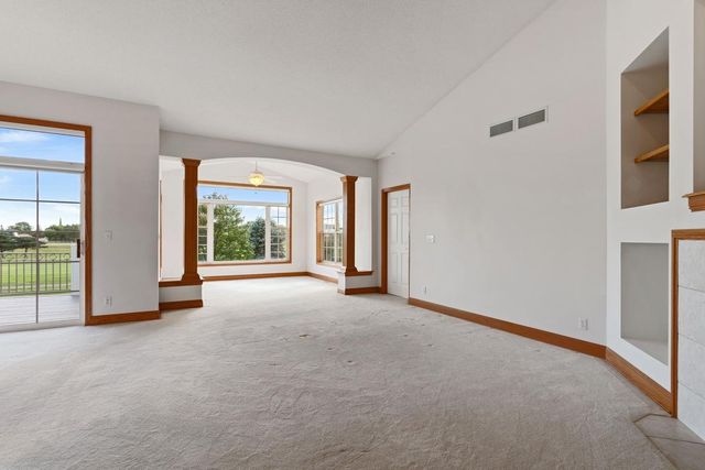 583 Holly Lane N, Oakdale, MN 55128