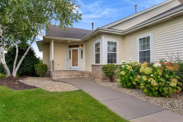 583 Holly Lane N, Oakdale, MN 55128