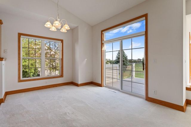 583 Holly Lane N, Oakdale, MN 55128