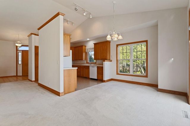 583 Holly Lane N, Oakdale, MN 55128