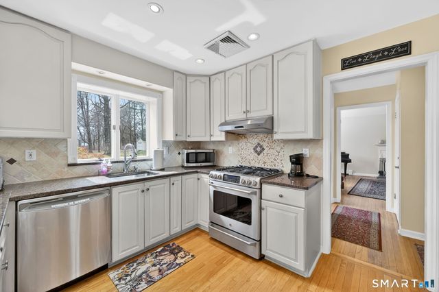 20 Kitcher Court, Trumbull, CT 06611