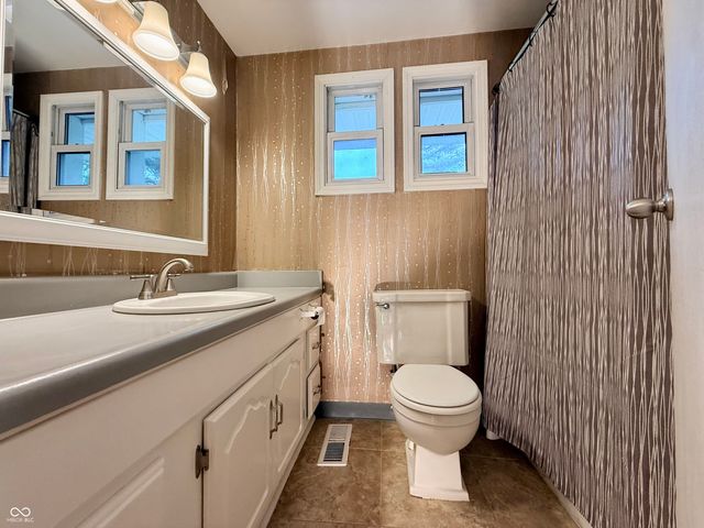 1512 Woodside Drive, Crawfordsville, IN 47933
