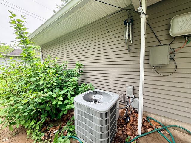 1512 Woodside Drive, Crawfordsville, IN 47933