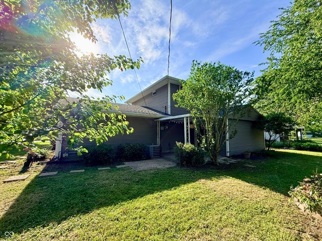 1512 Woodside Drive, Crawfordsville, IN 47933