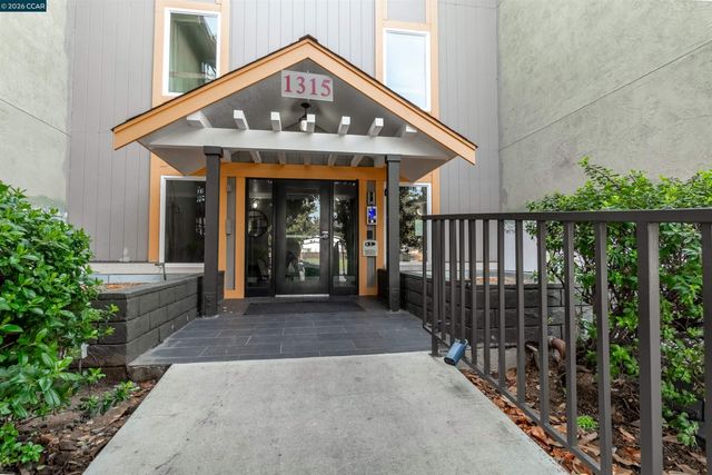 1315 A St 206, Hayward, CA 94541