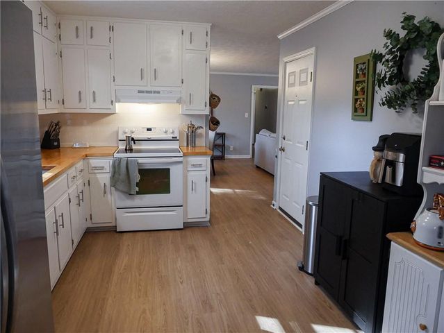 370 Ridgeview Drive, Auburn, GA 30011