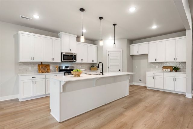 3907 SW Pecan Circle, Bentonville, AR 72713