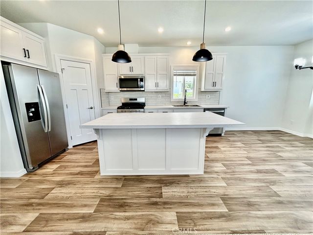 1536 S state Street 121, Hemet, CA 92543