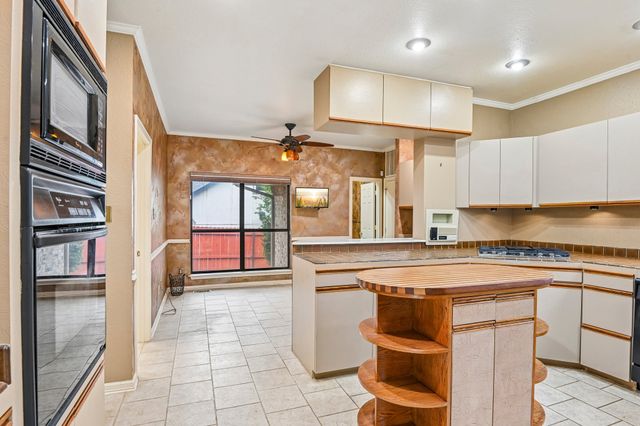 128 Sceptre Drive, Rockwall, TX 75032