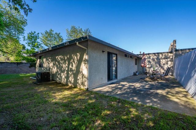 2861 Shotwick Trail, Redding, CA 96002