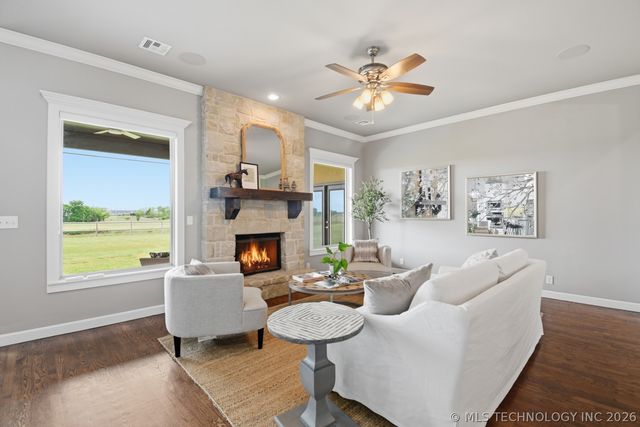 17002 S 11th West Avenue, Glenpool, OK 74033