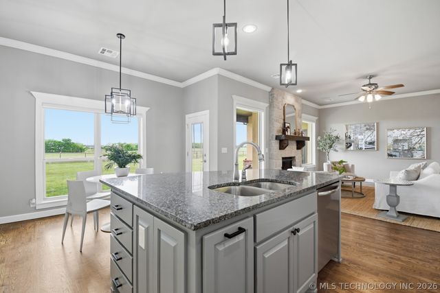 17002 S 11th West Avenue, Glenpool, OK 74033