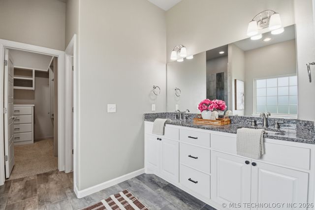 17002 S 11th West Avenue, Glenpool, OK 74033