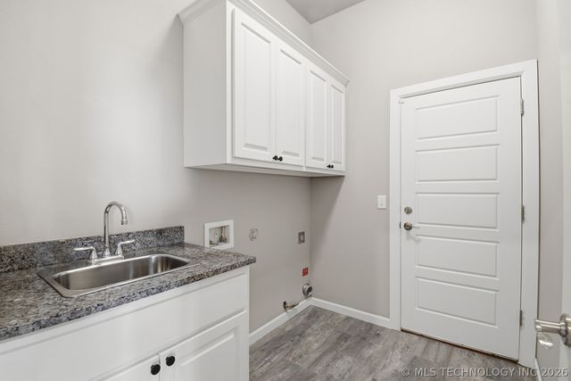 17002 S 11th West Avenue, Glenpool, OK 74033