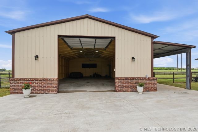 17002 S 11th West Avenue, Glenpool, OK 74033