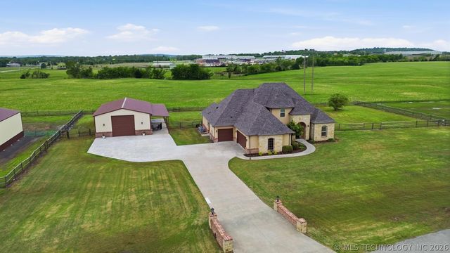 17002 S 11th West Avenue, Glenpool, OK 74033