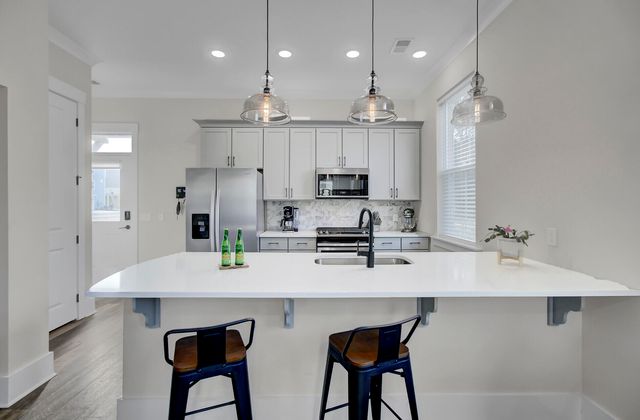 8606 Bowen Corner Avenue, Hanahan, SC 29410