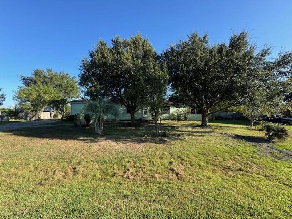 2035 Stone Trace Drive, Rosharon, TX 77583