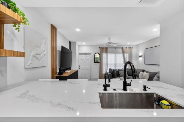 836 Kokomo Key Lane, Delray Beach, FL 33483