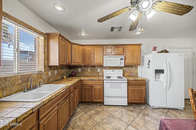 1564 S ROYAL PALM Road, Apache Junction, AZ 85119