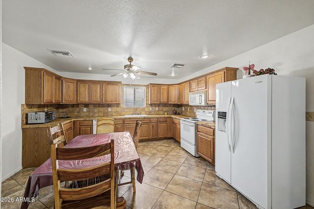 1564 S ROYAL PALM Road, Apache Junction, AZ 85119