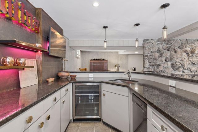 7108 Shannon Drive, Edina, MN 55439