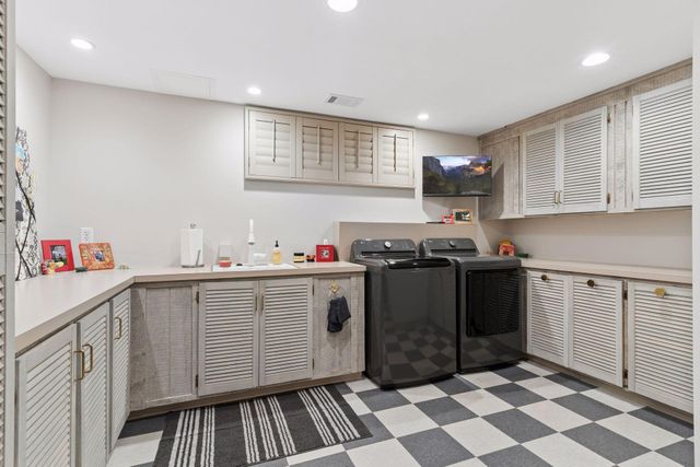 7108 Shannon Drive, Edina, MN 55439