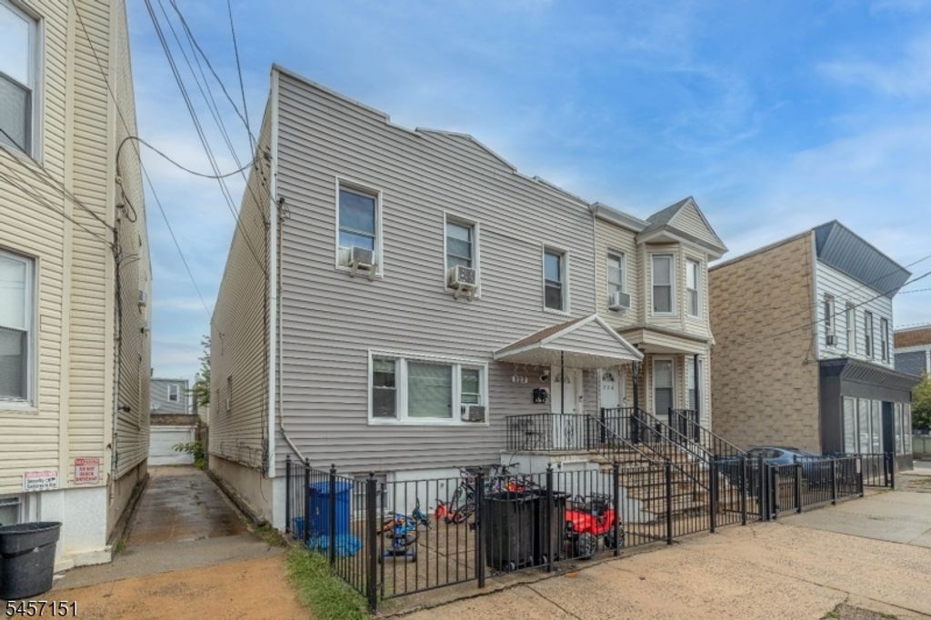 222 Bowers St, Jersey City, NJ 07307 — photo 2