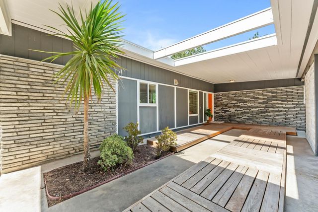 4935 Fair Oaks Blvd, Carmichael, CA 95608