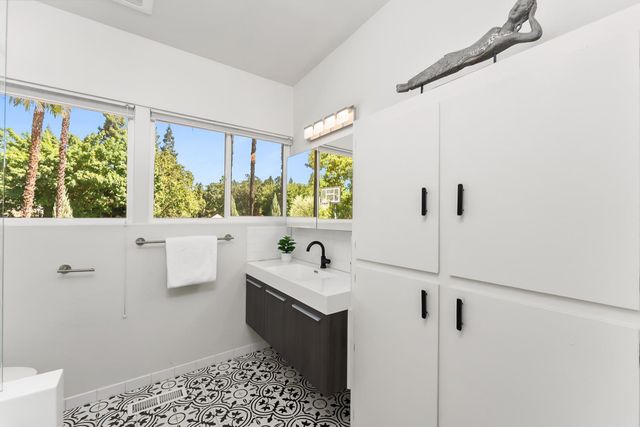 4935 Fair Oaks Blvd, Carmichael, CA 95608