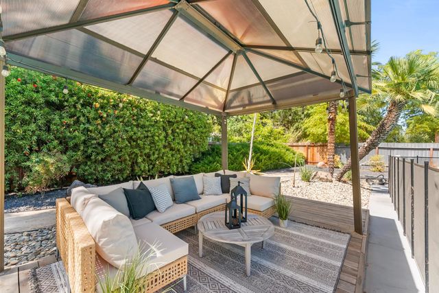 4935 Fair Oaks Blvd, Carmichael, CA 95608