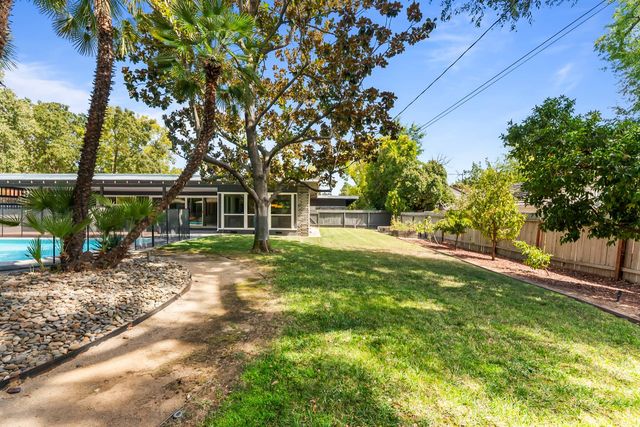 4935 Fair Oaks Blvd, Carmichael, CA 95608