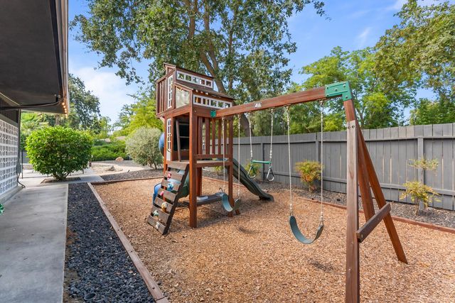 4935 Fair Oaks Blvd, Carmichael, CA 95608