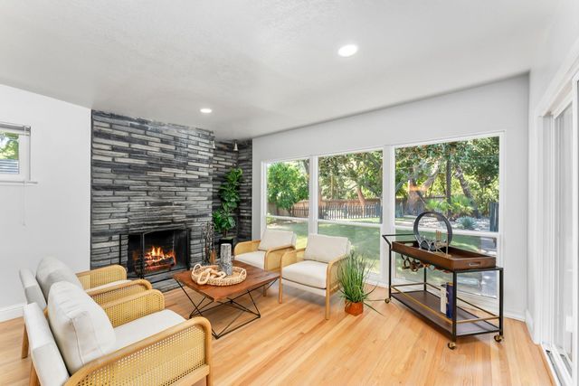 4935 Fair Oaks Blvd, Carmichael, CA 95608