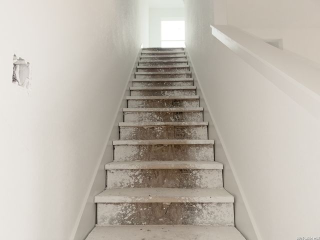 1413 Burrs Ferry Ct, Seguin, TX 78155