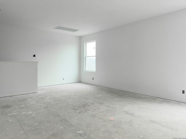 1413 Burrs Ferry Ct, Seguin, TX 78155