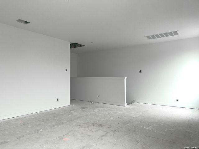 1413 Burrs Ferry Ct, Seguin, TX 78155