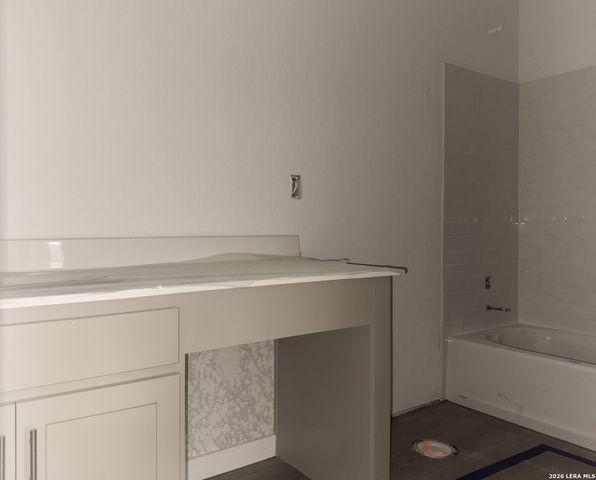 1413 Burrs Ferry Ct, Seguin, TX 78155