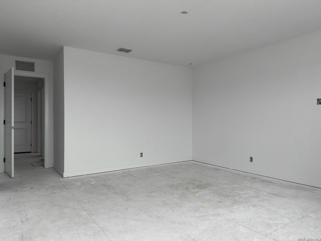 1413 Burrs Ferry Ct, Seguin, TX 78155