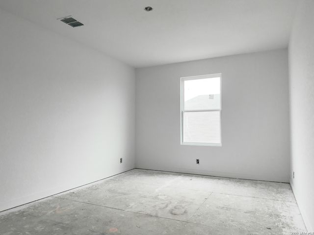 1413 Burrs Ferry Ct, Seguin, TX 78155