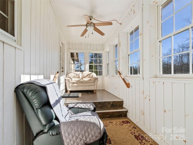 1879 White Oak Road, Burnsville, NC 28714