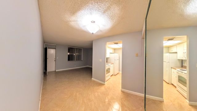 1131 SE 4th Street 1070, Boynton Beach, FL 33435