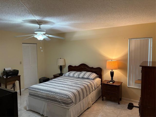 3571 Inverrary Drive 209, Lauderhill, FL 33319
