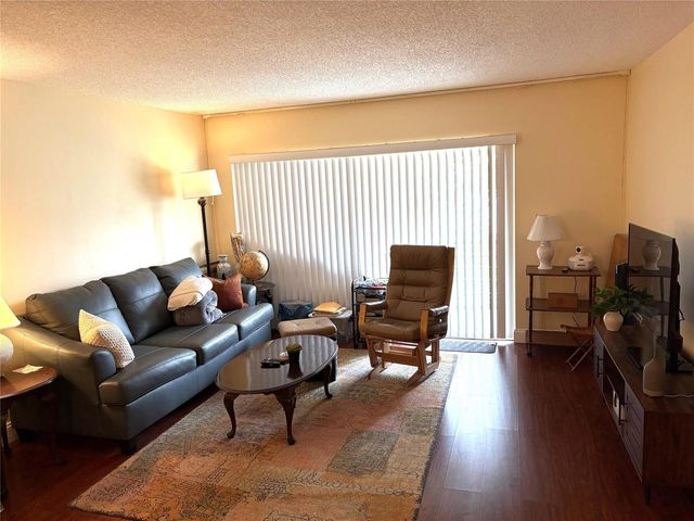 3571 Inverrary Drive 209, Lauderhill, FL 33319
