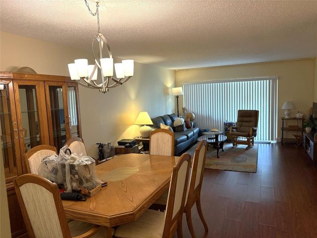 3571 Inverrary Drive 209, Lauderhill, FL 33319