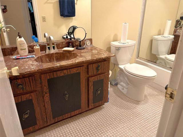 3571 Inverrary Drive 209, Lauderhill, FL 33319