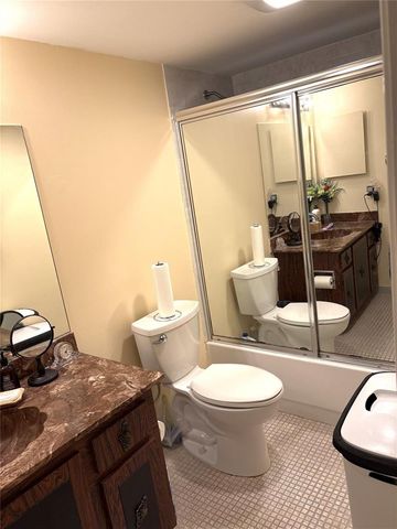 3571 Inverrary Drive 209, Lauderhill, FL 33319