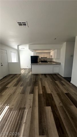 4300 North Lamont Street 233, Las Vegas, NV 89115